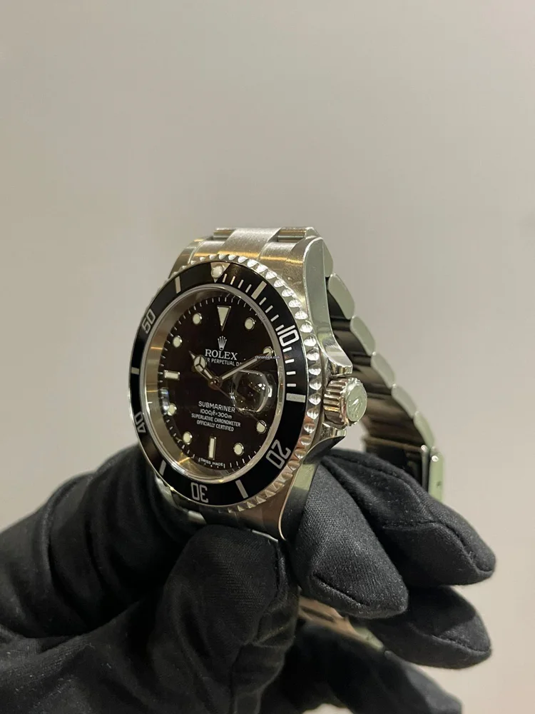 Rolex Submariner Date 16610